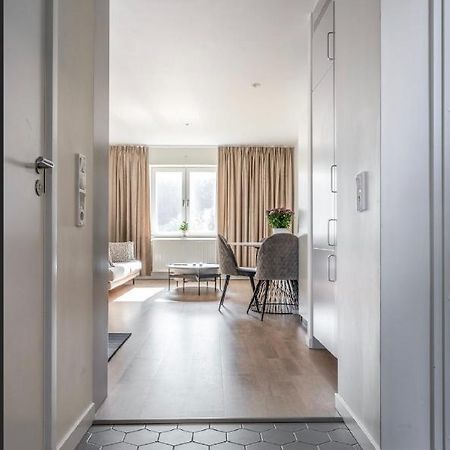 Central Apartment 5Min Drive To The Airport. Stockholm Exterior photo